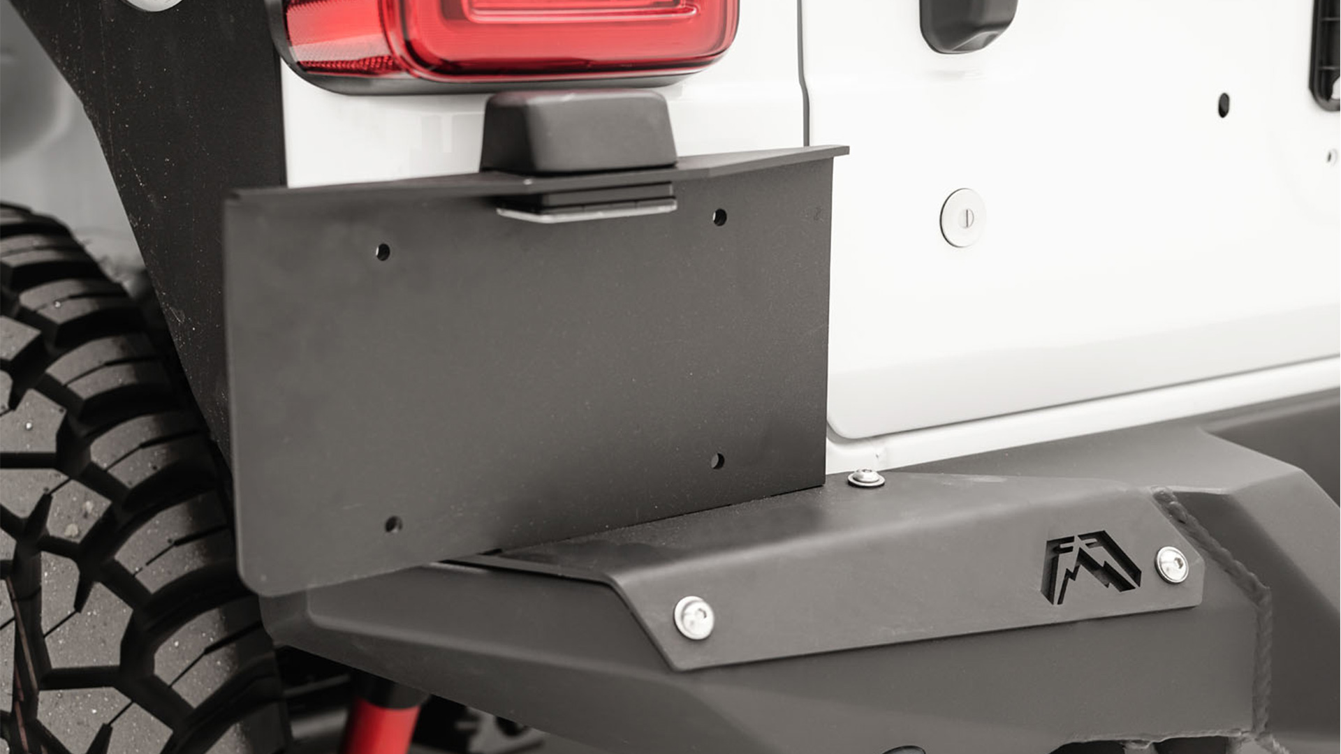 Jeep Wrangler Rear Bar License Plate Bracket – Fab Fours | TWD 4x4