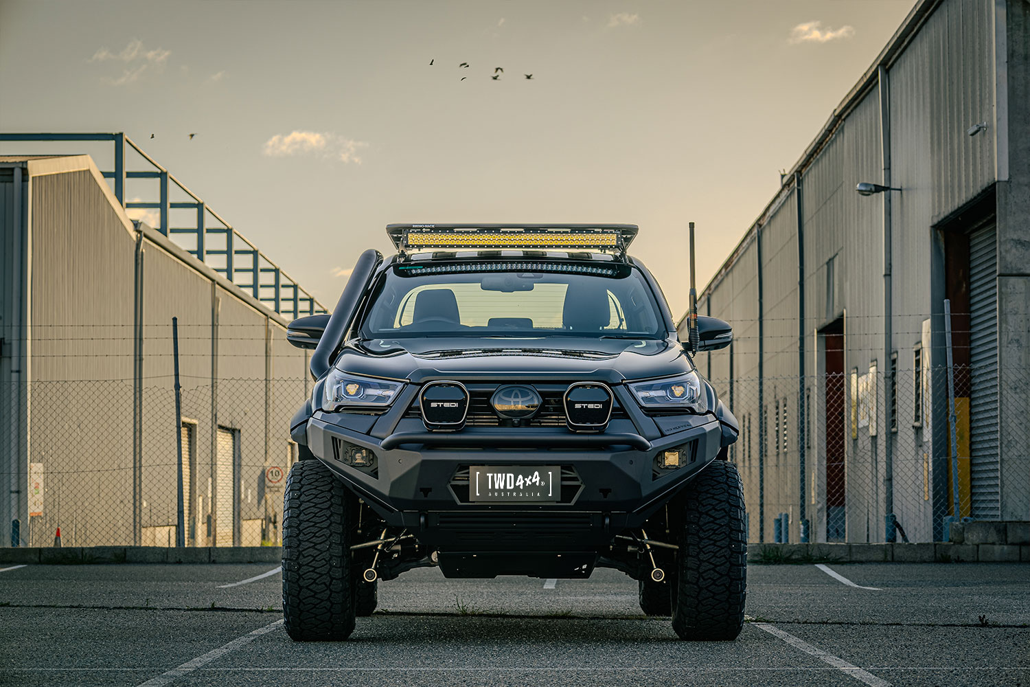 elevated hilux rogue build